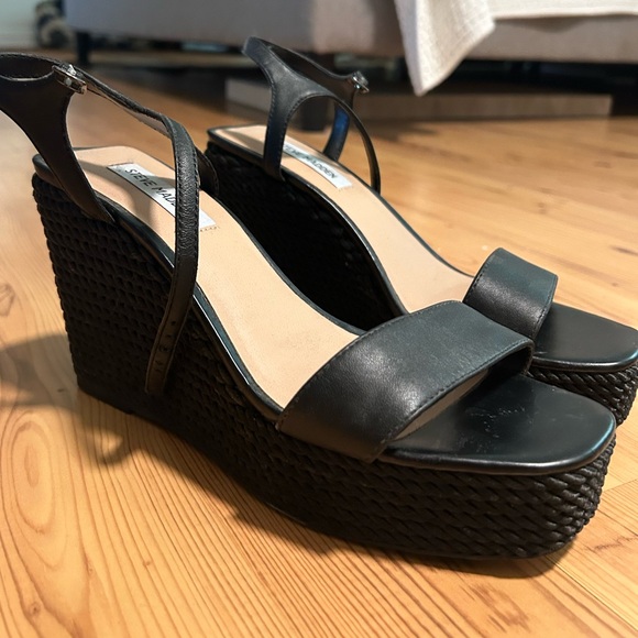 Black Steve Madden Wedges 8.5 - Picture 1 of 3